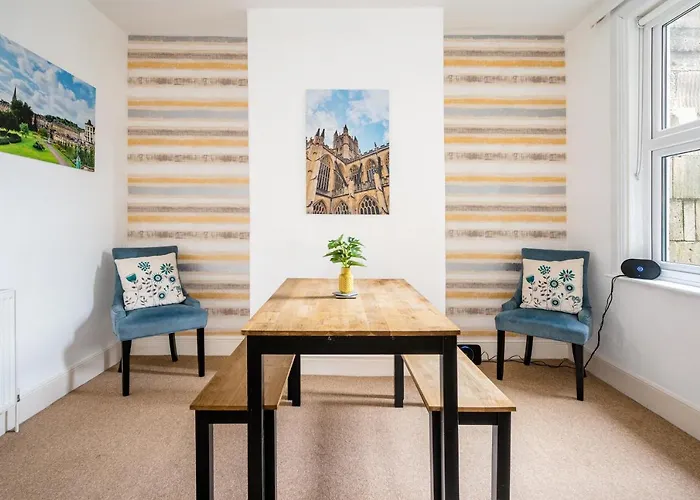 Fantastic, Spacious 3 Bedroom House With Garden
